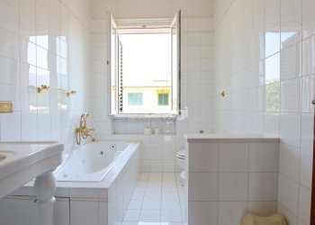 vendesi villetta indipendente con giardino capanno - Villa Via del Parco 49, Capannori - photo 21