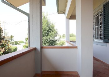 vendesi villetta indipendente con giardino capanno - Villa Via del Parco 49, Capannori - photo 30
