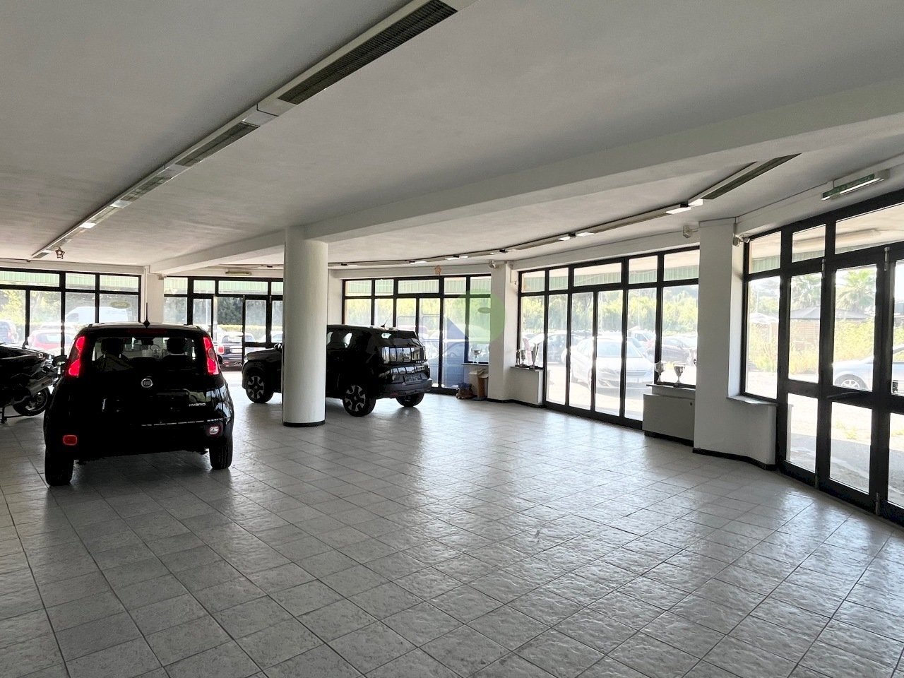 interno negozio - Commercial Premises Via Uberto Mondolfi 122, Livorno - photo 2