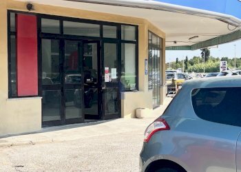 ingresso - Commercial Premises Via Uberto Mondolfi 122, Livorno - photo 5