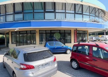 ingresso - Commercial Premises Via Uberto Mondolfi 122, Livorno - photo 14