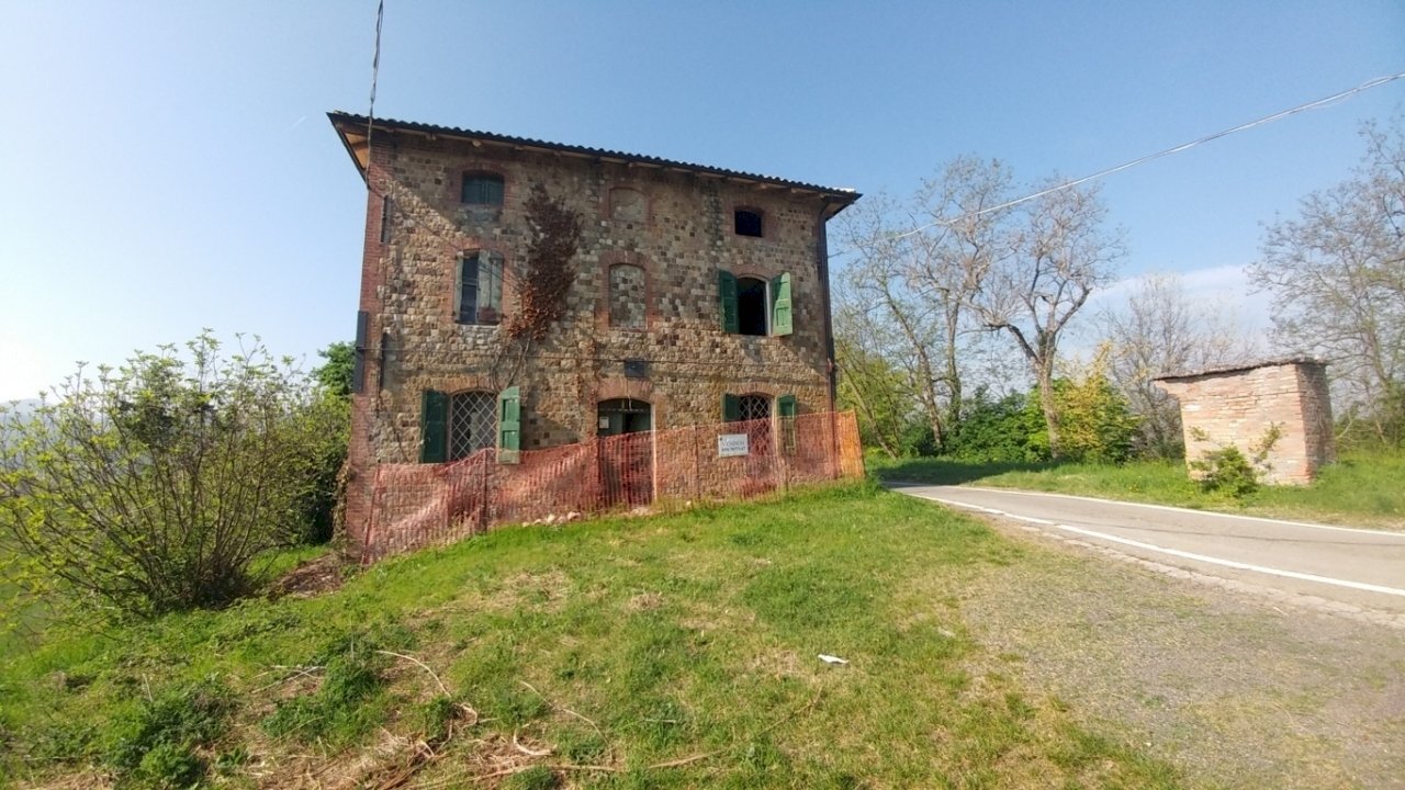 PODERE Monte San Pietro (1).jpg - Rustic Via Castello 45, Monte San Pietro - photo 1