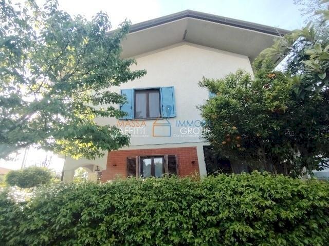 1 - Porzione di casa Via Romana 219, Massa - foto 2