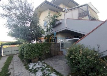 2 - Porzione di casa Via Romana 219, Massa - foto 1