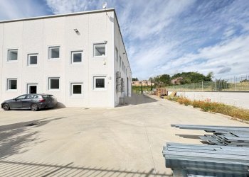 3 - Commercial Premises Via Giovanni Agusta 3/5, Guidonia Montecelio - photo 3