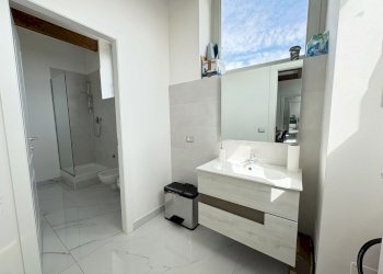 11 - Commercial Premises Via Giovanni Agusta 3/5, Guidonia Montecelio - photo 12