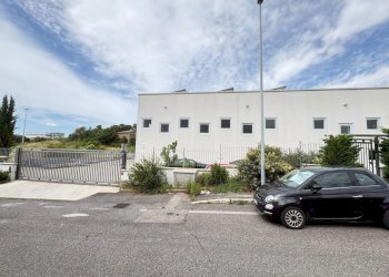 25 - Commercial Premises Via Giovanni Agusta 3/5, Guidonia Montecelio - photo 26