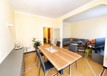 Sala da pranzo moderna con archi e terrazzo - Appartamento Rapallo - foto 1