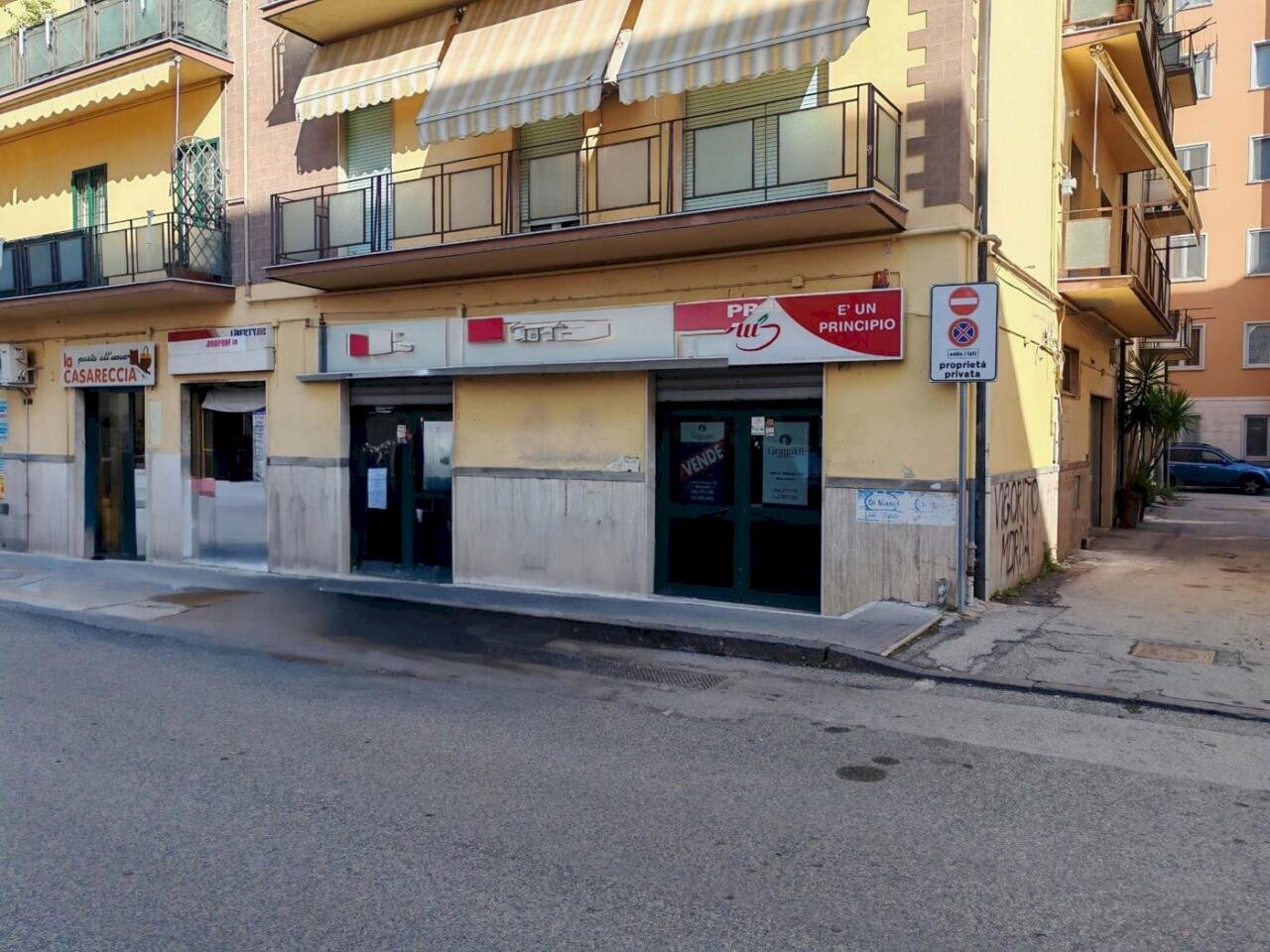 01.jpeg - Commercial Premises Via Salvator Rosa snc, Benevento - photo 1