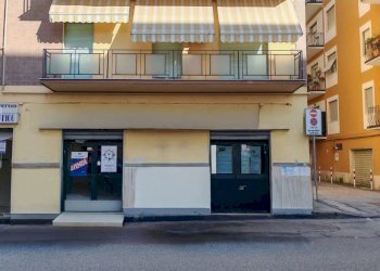 04.jpeg - Commercial Premises Via Salvator Rosa snc, Benevento - photo 4