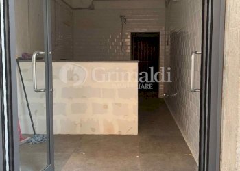 3.jpg - Commercial Premises Via Odofredo 7, Benevento - photo 4