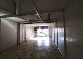 2.jpeg - Commercial Premises Via Nicola Sala 5, Benevento - photo 4