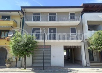 1.jpeg - Commercial Premises Corso Trieste 86/bis, Telese Terme - photo 1