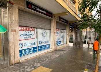 2.jpeg - Commercial Premises Viale A. Mellusi 160-162, Benevento - photo 2