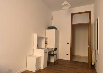 CAMERA03 - scrivania, cassetti e armadio - Apartment Via Castelmaraldo 7, Modena (neighborhood Circoscrizione 1) - photo 7