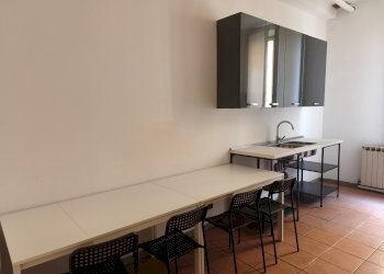 CUCINA - tavolo, ripiani e lavandino - Apartment Via Castelmaraldo 7, Modena (neighborhood Circoscrizione 1) - photo 10