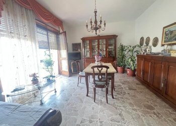 Trilocale Banchette - foto 4