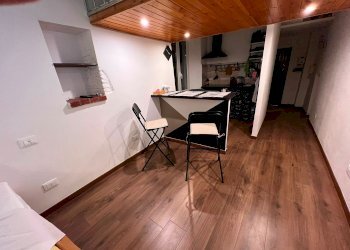 One-room apartment vico Lavezzi, Genova (neighborhood Centro Storico) - photo 5