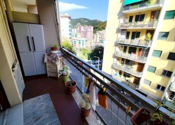 Quadrilocale viale Virginia Centurione Bracelli, Genova (zona Marassi) - foto 5