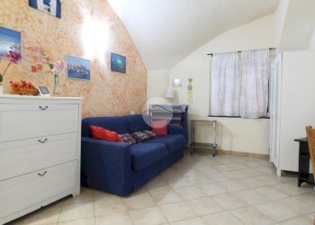 Two-room apartment Via strafforello, Imperia - photo 5