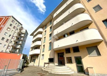 Three-room apartment Via andrea costa, Novara - photo 3