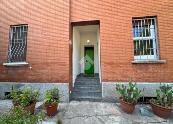One-room apartment Via Antonio Canova, Novara - photo 3