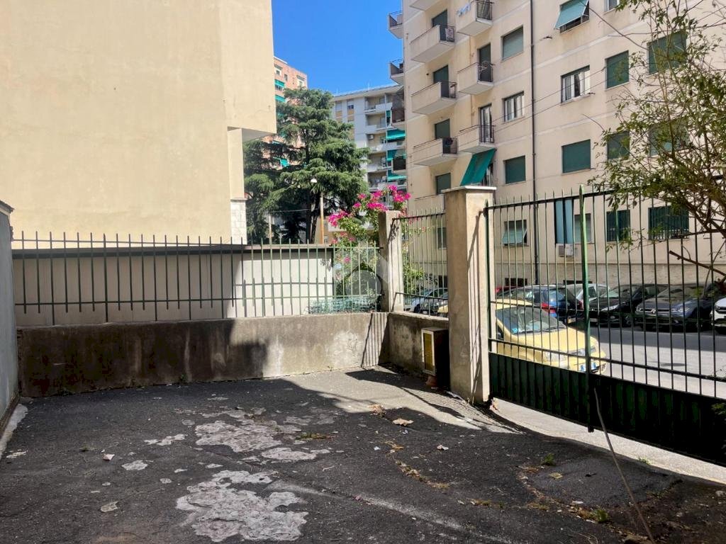 Four-room apartment Via Raffaele Ricca, Genova (neighborhood Marassi) - photo 1