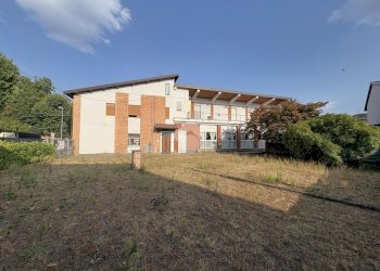 Apartment Viale Marconi, Romano Canavese - photo 1
