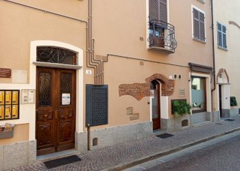 Two-room apartment Via Camillo Benso di Cavour, 5, Busca - photo 1