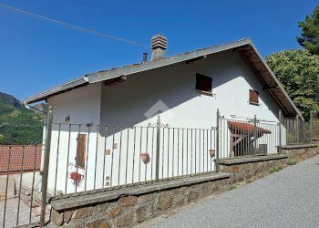 Casa indipendente Frazione Noceto, Vobbia - foto 1