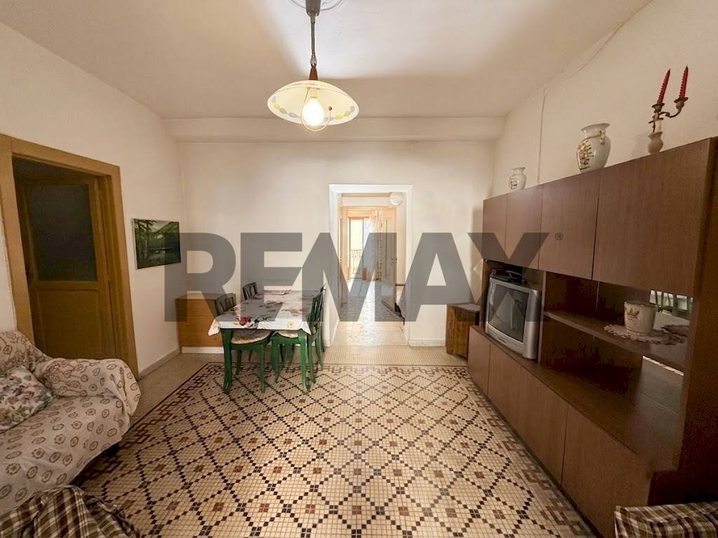 Sala da pranzo - Casa semi indipendente Via sant'innocenzo
54, Grassano - foto 3