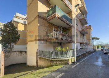 Edificio all\'aperto - Trilocale Via Delle Mandragore
25, Roma - foto 4