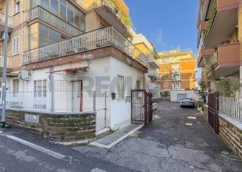 Edificio all\'aperto - Trilocale Via Delle Mandragore
25, Roma - foto 7