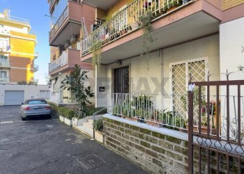 Edificio all\'aperto - Trilocale Via Delle Mandragore
25, Roma - foto 9