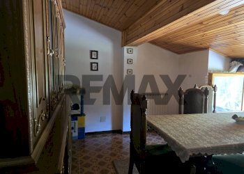 Sala da pranzo - Semi-detached house Via Gobbi
 
10, Lamon - photo 24