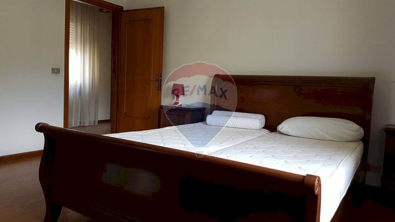 Camera / camera da letto - Three-room apartment Via Feltre
105, Belluno - photo 2