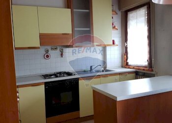 Cucina - Trilocale Via Feltre
 
105, Belluno - foto 8