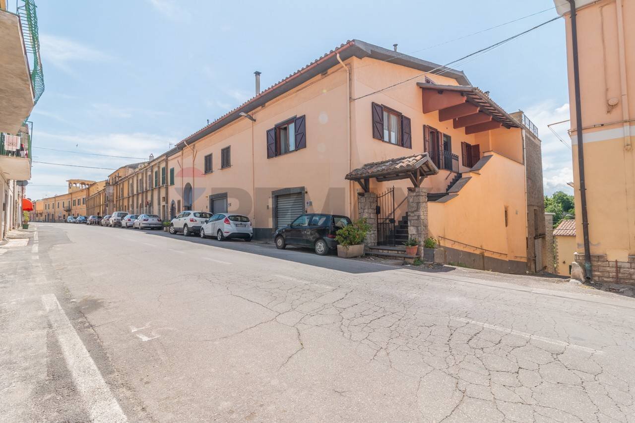 Edificio all\'aperto - Casa indipendente Via Roma
96, Ischia di Castro - foto 3