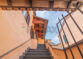 Scale - Casa indipendente Via Roma
96, Ischia di Castro - foto 5