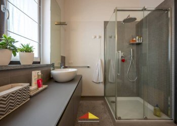 Bagno - Appartamento via Donaudi, 42, Saluzzo - foto 5