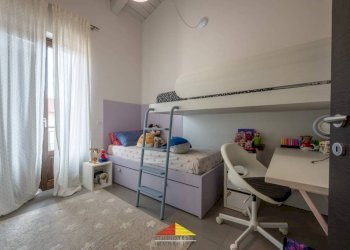 Camera da letto - Appartamento via Donaudi, 42, Saluzzo - foto 11