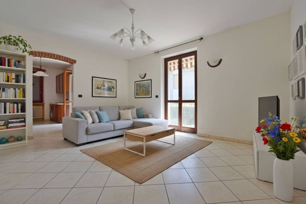 Salone - Appartamento via Roccaforte, 20D, Villanova Mondovì - foto 2