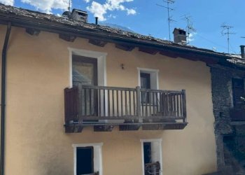 Facciata - Appartamento via Roma, 19, Quart - foto 2