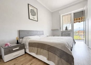 Camera da letto - Appartamento corso Galileo Ferraris, 1b, Cuneo (zona Centro) - foto 5