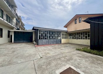 Cortile interno - Warehouse via Nazionale, 153, Pinerolo - photo 13