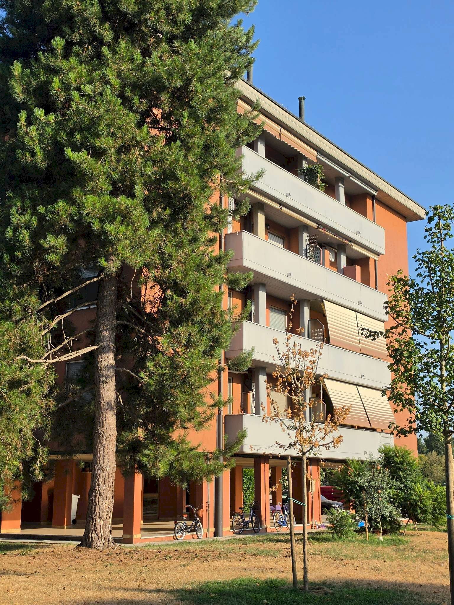 facciata - Three-room apartment via I Maggio, Tavazzano con Villavesco - photo 1
