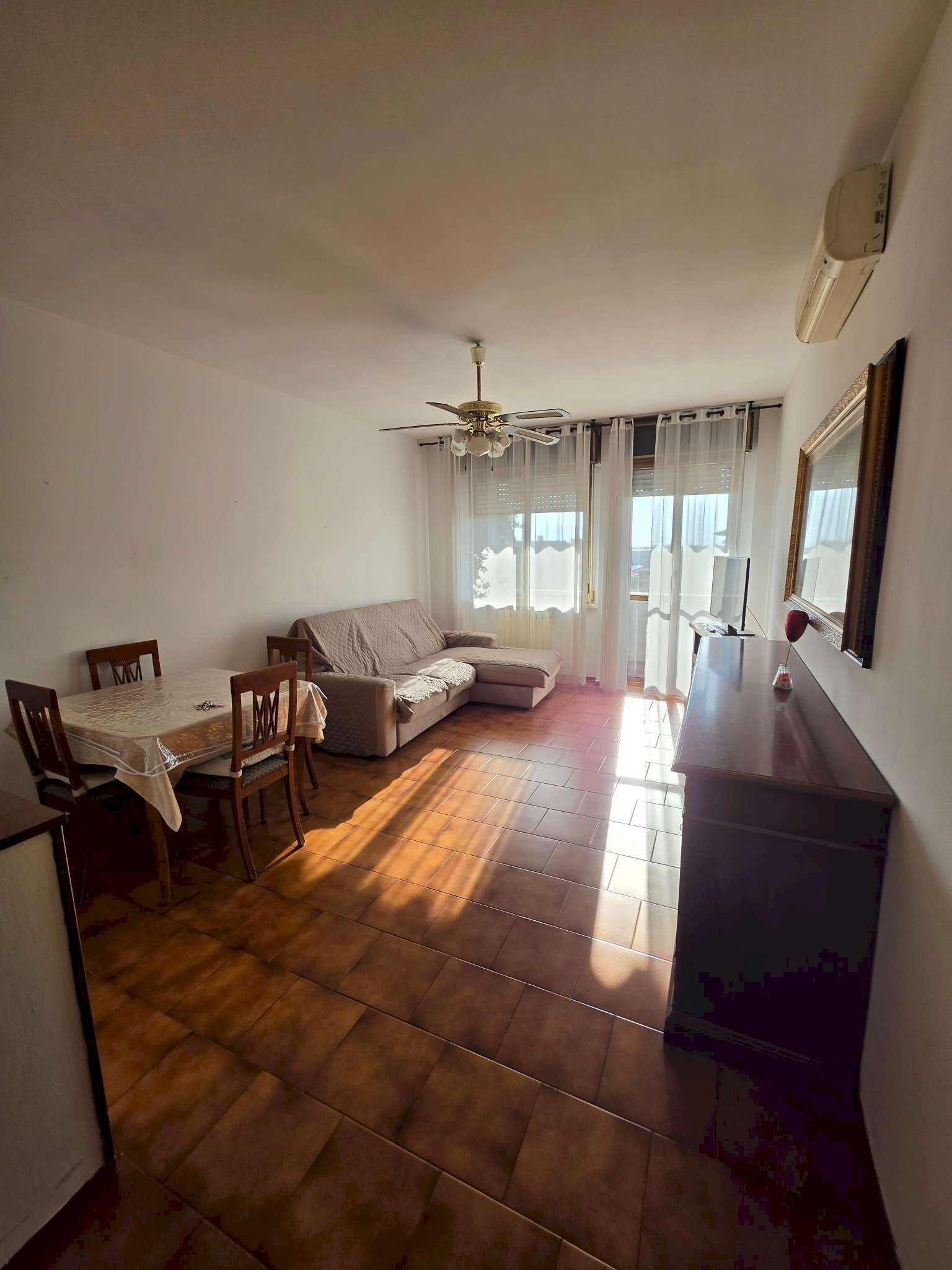 soggiorno - Three-room apartment via I Maggio, Tavazzano con Villavesco - photo 2