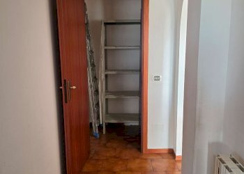 ripostiglio - Three-room apartment via I Maggio, Tavazzano con Villavesco - photo 13