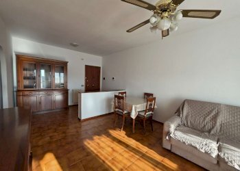 soggiorno - Three-room apartment via I Maggio, Tavazzano con Villavesco - photo 54