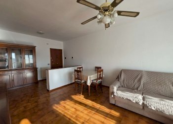 soggiorno - Three-room apartment via I Maggio, Tavazzano con Villavesco - photo 57